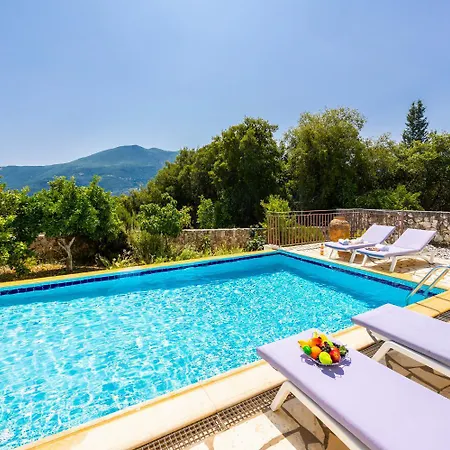 Irineos Вилла *