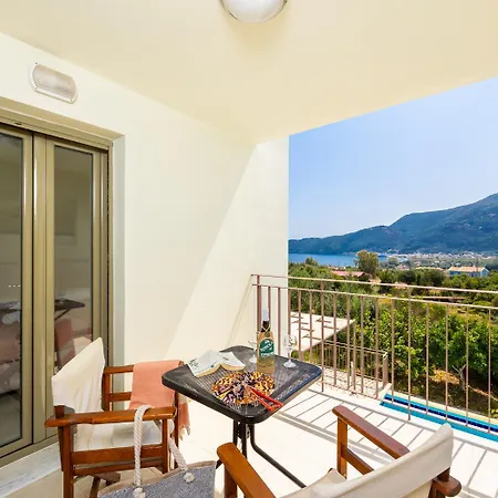 Irineos カラヴォミロス