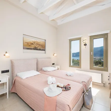 Вилла Irineos Каравомилос